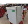 Image 2 : Kenmore Bar Fridge, 24x18x18