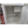 Image 3 : Kenmore Bar Fridge, 24x18x18