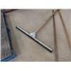 Image 4 : 3 Squeegees and Push Broom