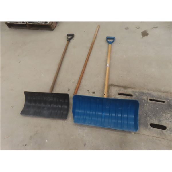 2 Snow Shovels and Extra Handle