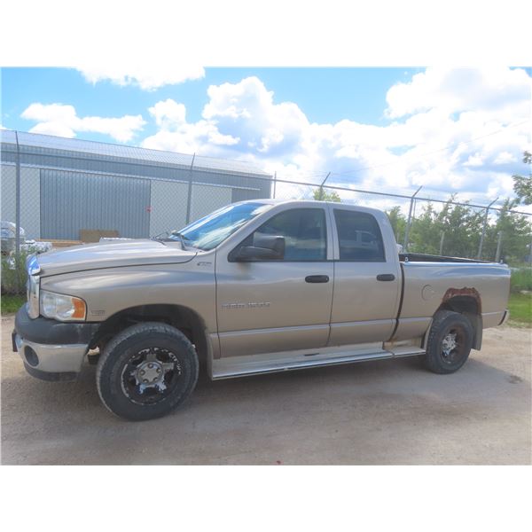2003 Dodge Ram 1500 4x4 Club Cab, 5.7 Hemi, Automatic, 155,315 Km, Safetied, Box Liner