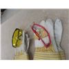 Image 4 : Safety Glasses and 2 Pair Work Gloves