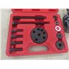 Image 2 : Crank Pulley Remover/Installer, Ridge Reamer, Ring Cleaner, Ring Installer, Engine Lift Brackets