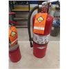 Image 3 : 2 Fire Extinguishers, w/ Charge