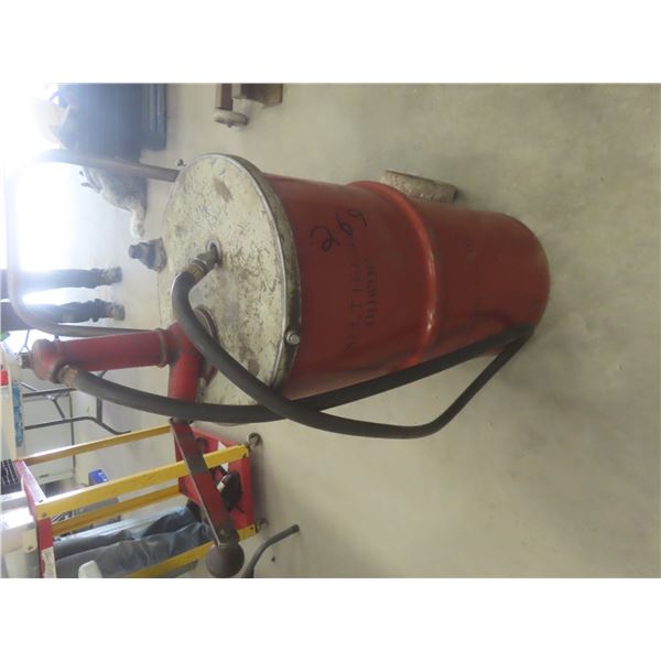 Rolling Gear Oil Dispenser