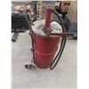 Image 2 : Rolling Gear Oil Dispenser