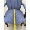 Image 5 : SITTING CHAIRS, MATCHING PAIR