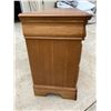 Image 9 : BASSETT DRESSER WITH MIRROR (SEE PICTURES) WITH MATCHING NIGHTSTAND