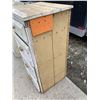 Image 2 : ANTIQUE PRIMITIVE SHABBY CHIC DRESSER