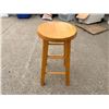 Image 18 : QUEEN ANNE TABLE, LUGGAGE RACK, AND STOOL