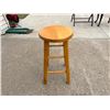 Image 20 : QUEEN ANNE TABLE, LUGGAGE RACK, AND STOOL