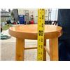 Image 22 : QUEEN ANNE TABLE, LUGGAGE RACK, AND STOOL