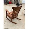 Image 6 : ANTIQUE MISSION OAK ARTS & CRAFTS ROCKING CHAIR WITH A SOLID WOOD SEAT