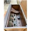 Image 12 : 1920S FRESHMAN MASTERPIECE 5-TUBE RADIO ENCLOSED IN A WOODEN CABINET