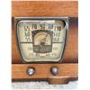 Image 2 : VINTAGE TABLETOP RADIO