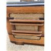 Image 3 : VINTAGE TABLETOP RADIO