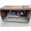 Image 7 : VINTAGE TABLETOP RADIO