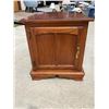 Image 1 : VINTAGE WHITE CLAD OAK WOOD END TABLE