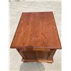 Image 2 : VINTAGE WHITE CLAD OAK WOOD END TABLE