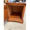 Image 3 : VINTAGE WHITE CLAD OAK WOOD END TABLE