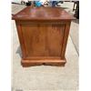 Image 6 : VINTAGE WHITE CLAD OAK WOOD END TABLE