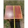 Image 11 : END TABLE AND NIGHTSTAND