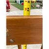 Image 12 : VINTAGE 1960S COTTAGE-STYLE SOLID MAPLE TWO-SEAT SETTEE BENCH AND CONSOLE SIDE TABLE