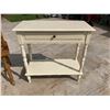 Image 2 : VINTAGE 1960S COTTAGE-STYLE SOLID MAPLE TWO-SEAT SETTEE BENCH AND CONSOLE SIDE TABLE