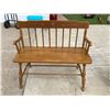 Image 8 : VINTAGE 1960S COTTAGE-STYLE SOLID MAPLE TWO-SEAT SETTEE BENCH AND CONSOLE SIDE TABLE