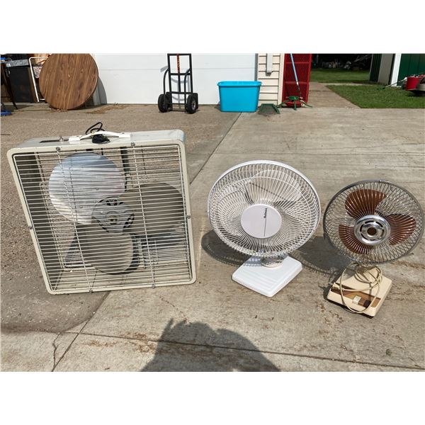 FANS, LOT OF 3