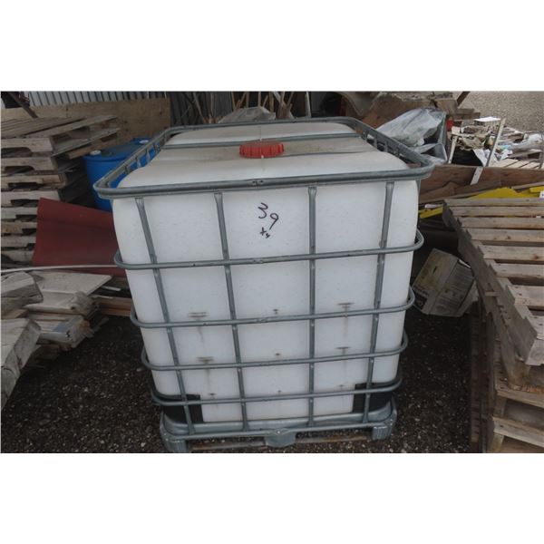 2 Poly Tanks (1000 L) and 2 Poly Barrels (45 Gal)