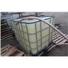 Image 3 : 2 Poly Tanks (1000 L) and 2 Poly Barrels (45 Gal)