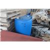Image 6 : 2 Poly Tanks (1000 L) and 2 Poly Barrels (45 Gal)