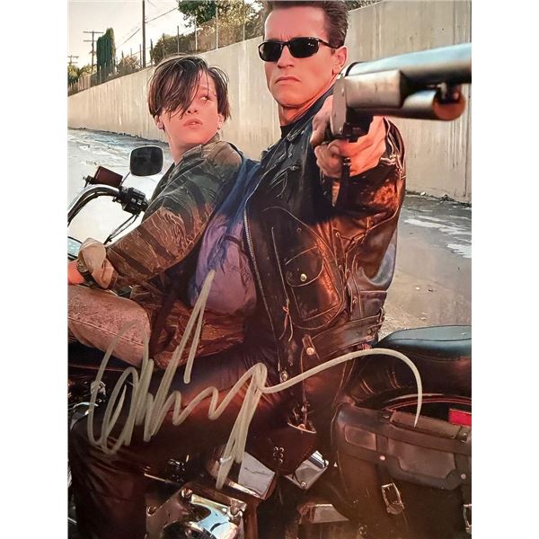 Terminator Arnold Schwarzenegger signed photo