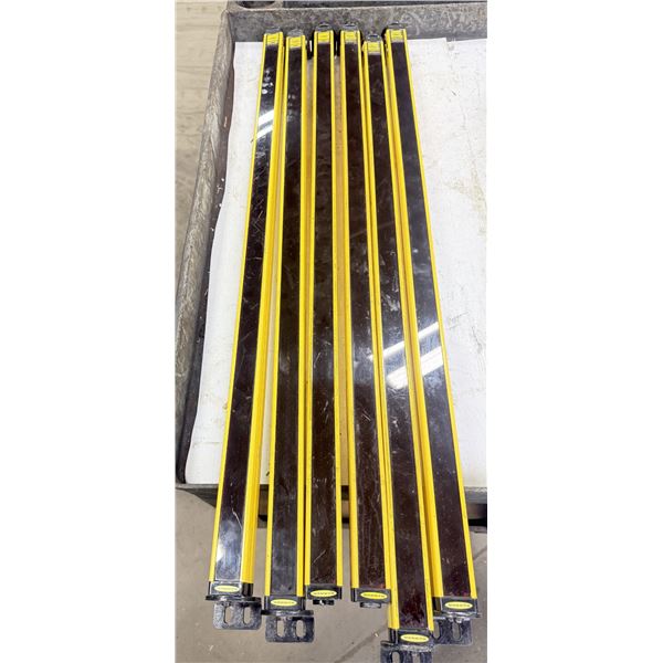 Lot of (6) Banner Light Bars