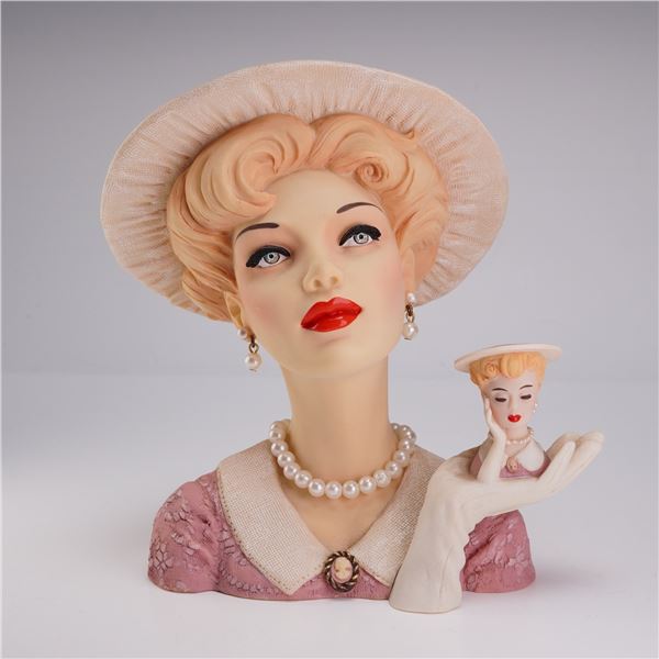 United Design Cameo Girls Abigail 1953 Heads Up Deluxe Lady Vase Limited Edition