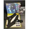 Image 6 : LED Flashlight Gloves - Batteries Included - Great for Precision Work, Outdoors, Crafting - New