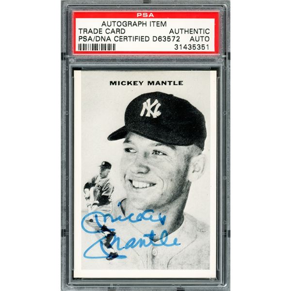 1954 SPORTS ILLUSTRATED MICKEY MANTLE SIGNED REPRINT TRADING CARD - PSA COA