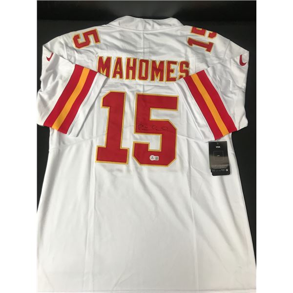 PATRICK MAHOMES SIGNED KANSAS CITY CHIEFS JERSEY - BECKETT COA