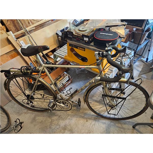 Miyata Touring Bike C