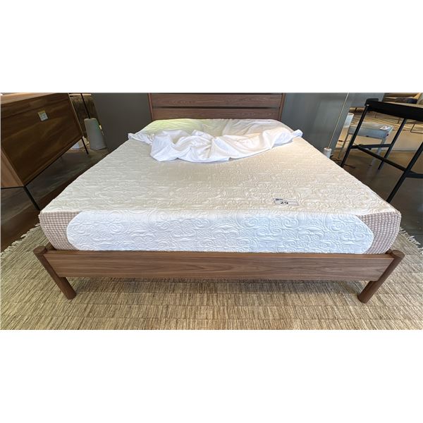 G4 QUEEN MATTRESS STORE DEMO 10 3/4" THICK