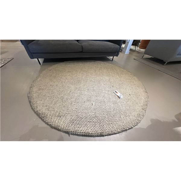 EQ3 BILA 6' ROUND AREA RUG. LIGHT GREY