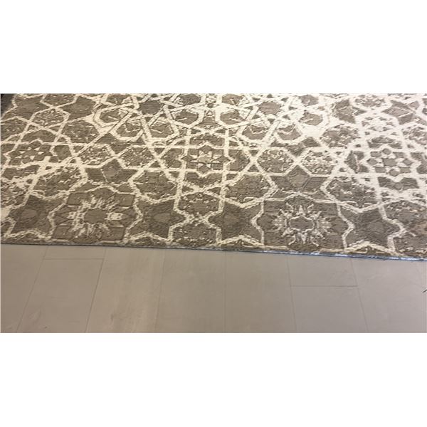 CALLIGARIS ARABIA AREA RUG. COTTON AND CHENILLE. 9'9" X 6'8" RETAIL $2250