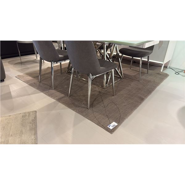 CALLIGARIS MADE IN ITALY 6'6" X 6'6" AREA RUG.