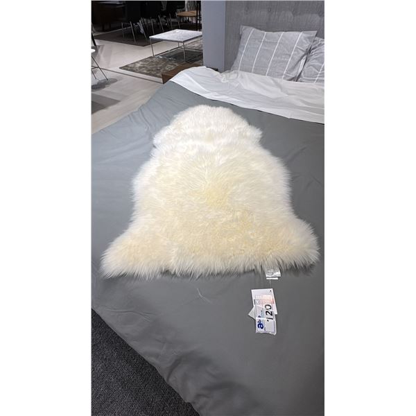 42" SHEEPSKIN