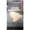Image 4 : 42" SHEEPSKIN