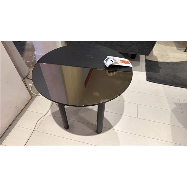 CALLIGARIS MADE IN ITALY ROUND SIDE TABLE. WOOD AND GLASS TOP 20" DIAMETER.  RETAIL $1300