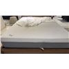 Image 1 : QUEEN SIZE STORE DISPLAY FOAM MATTRESS 10"