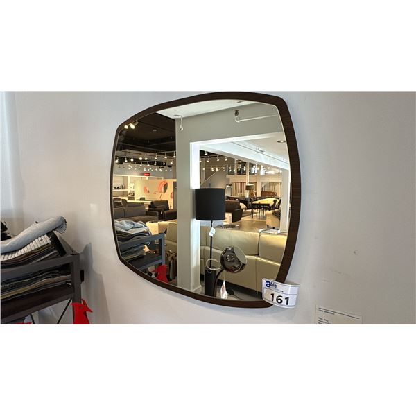 CALLIGARIS WALL MIRROR. WALNUT FRAME. MADE IN ITALY. 28"X 24" RETAIL $600