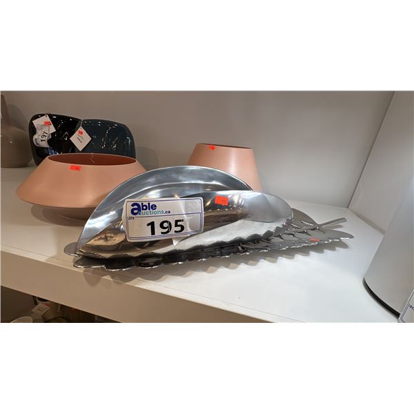 PAIR OF PEWTER DECOR DISPLAY ITEMS.